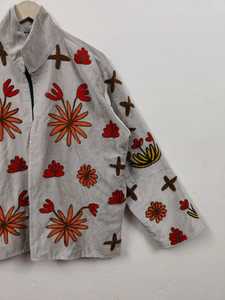 Chaqueta Bomber de Terciopelo con Bordado de Leopardo Reversible, Ecológica y Hecha a Mano, con Mangas Cortas y Cuello Extendido - Product Image 3