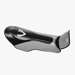 Protège-tibias Venomous Fight Gear en cuir PU noir et gris, ajustables avec fermeture auto-agrippante, protection légère pour adultes - Product Image 5