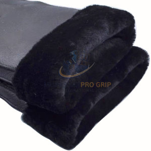 Gants de conduite Premium Mobility Wear conçus pour des routines confortables et des activités quotidiennes - Product Image 3