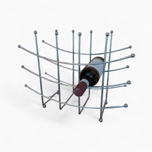 Support à bouteilles de vin en métal Select Sphere Tip avec cadre incurvé à niveaux pour un rangement organisé des bouteilles, idéal pour bar à domicile et service - Product Image 2