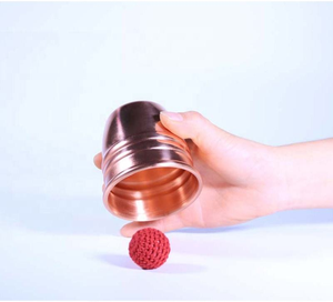 Juego de trucos de magia profesional con vasos y bolas de metal, vasos de cobre brillante y bolas tejidas incluidos - Product Image 6