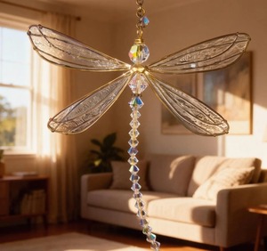 Atrapasoles de cristal con diseño de libélula, decoración colgante para interiores con temática de libélulas, regalo para amantes de la decoración del hogar de la India. - Product Image 3