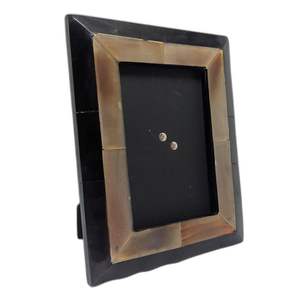 Marco de Fotos de Cuerno Hecho a Mano en India, Estilo Vikingo Rústico, para Mesa o Estante, Disponible a Buen Precio - Product Image 3