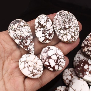 พลอยธรรมชาติรูปทรงคาโบชองจาก MAHNAJ GEMS ขายส่งจำนวนมากสำหรับทำเครื่องประดับ ราชสถาน ไจปุร์ - Product Image 4