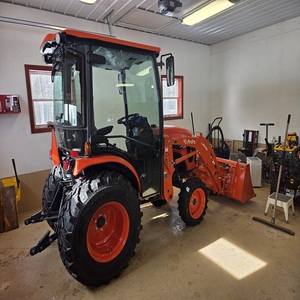 Tractor Kubota LX2620HSD de alto rendimiento que ofrece potencia confiable, transmisión hidrostática suave y fácil operación. - Product Image 3