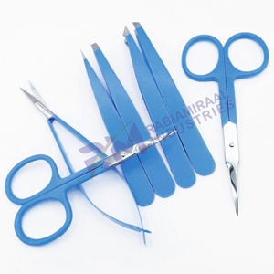 Pinzas para cejas RMI con recubrimiento en polvo azul y punta plateada, de acero inoxidable, con punta inclinada, ligeras y clásicas. - Product Image 6