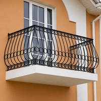 Rampe de balcon en fer forgé sur mesure, balustrade décorative en métal avec finition thermolaquée, garde-corps extérieur de sécurité pour maison de luxe