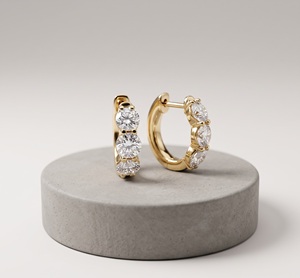 Pendientes de Aro Minimalistas Premium con Diamantes, Chapados en Oro de 18K y 14K, Pendientes Redondos con Diamantes, Joyería Huggie con Múltiples Piedras al Mejor Precio - Product Image 1