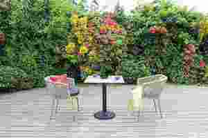 Mesa de Exterior Moderna con Detalles de Cuerda y Estructura de Madera Maciza - Product Image 3