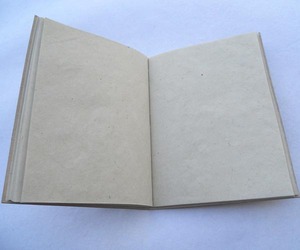 Carnet en cuir véritable de haute qualité, fait main, avec couverture en feuilles de chanvre recyclées, gaufré, couleur marron - Product Image 3