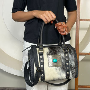 Bolsos de lona Speedy hechos a mano con cuero de vaca con pelo, estilo occidental con concho turquesa, bolso de hombro de viaje para mujer - Product Image 4