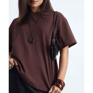 Camiseta de cuello redondo oversize para mujer, color marrón, corte holgado, manga corta, color sólido, 100% algodón jersey, transpirable. - Product Image 4