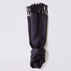 Bufanda Larga Clásica de Lana, Color Negro Sólido, para Mujer, Invierno, Aislamiento Térmico, Borde con Flecos, para Adultos - Product Image 2