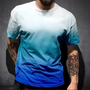 เสื้อยืดคอกลมแขนสั้นผู้ชาย สีดำไล่เฉดขาว ผ้าฝ้าย ทรงปกติ สไตล์ลำลอง ดีไซน์สีพื้น - Product Image 3