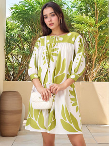 Vestido Midi Holgado Elegante de Buena Calidad para Mujer, para Fiestas, de Gasa, con Estampado Floral, Formal, de Manga Corta, Cuello en V, Elegante, Suministro Mundial - Product Image 4
