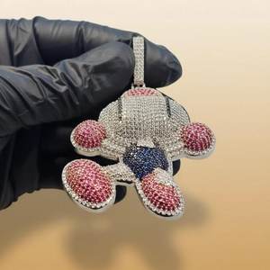 จี้เพชรโมอิสซาไนต์ VVS แบบกำหนดเอง รูปตัวการ์ตูน 3 มิติ เครื่องประดับฮิปฮอป ผ่านการทดสอบเพชร เครื่องประดับแฟชั่น จี้สองสี สำหรับผู้ชาย - Product Image 2