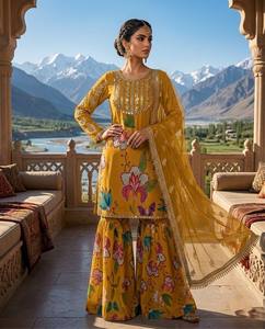Ensemble Salwar Kameez jaune à fleurs, 3 pièces, en tissu lawn, pour femmes pakistanaises et indiennes, idéal pour les mariages et les fêtes - Product Image 1