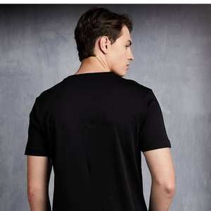 Approvisionnement en gros pour jeunes adultes, idéal pour la vente en gros et au détail, t-shirts pour hommes en coton de qualité supérieure à prix abordable - Product Image 3