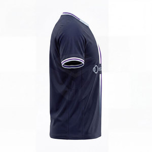 T-shirt d'entraînement respirant pour hommes, conçu pour un confort maximal pendant l'entraînement sportif et les exercices quotidiens - Product Image 6