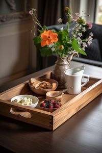 Plateau de petit-déjeuner en bois d'acacia finition naturelle avec poignées latérales pour un service facile et portable - Product Image 4