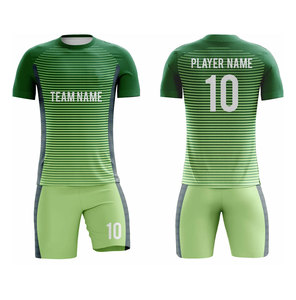ชุดเสื้อฟุตบอลแบบกำหนดเองสำหรับผู้ชาย สีแดงขาว พิมพ์ลายแบบ Sublimation คอกลม แขนสั้น ระบายเหงื่อได้ดี ผลิตจากโพลีเอสเตอร์ 100% ทรงเข้ารูป - Product Image 4
