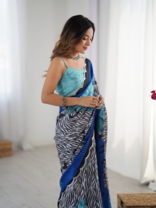 Sari con estampado de cebra azul y negro con diseño floral, ropa tradicional india para mujer, ropa informal, tela de poliéster - Product Image 3