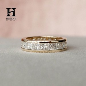 Anillo de Eternidad Personalizado de Oro de 14K con Diamantes Cultivados en Laboratorio con Corte Baguette, Certificado IGI, VVS EF, Brillante, para Mujer - Product Image 5