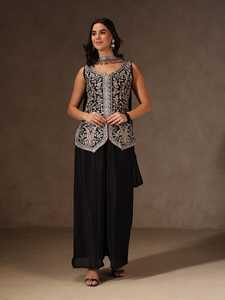 Trajes tradicionales indios de fiesta, top de viscosa pura con bordado de lentejuelas y sharara con dupatta de seda chinon. - Product Image 1