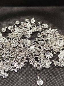 Pendentif fin en laiton plaqué argent à double trou pour la fabrication de bijoux, colliers et bracelets - Vente en gros - Product Image 3