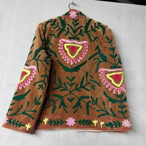 Chaqueta de terciopelo Suzani bordada a mano para mujer, estilo bohemio chic, con bordado floral, abrigo corto étnico con frente abierto, manga larga, cálida para invierno - Product Image 4