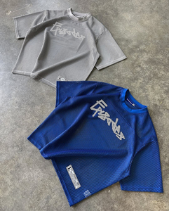 เสื้อยืดผู้ชายสีน้ำเงิน ผ้าตาข่าย แขนสั้น ทรงโอเวอร์ไซส์ ระบายอากาศได้ดี สไตล์สตรีท พิมพ์ลายตัวอักษรด้านหน้า คอกลม ผ้าถักโพลีเอสเตอร์ - Product Image 4