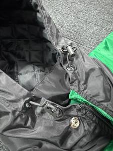 เสื้อแจ็คเก็ตบุผ้าควิลท์สีเขียวเทาสำหรับผู้ชายจาก Apparelzest ผ้า PU กันน้ำ สวมใส่สบายในฤดูใบไม้ร่วง ทรงปกติ ปิดด้วยซิป ผลิตจากไนลอน - Product Image 3
