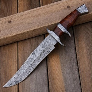 Couteau de survie et Bowie artisanal sur mesure en acier Damas 1987 de 13,5 pouces avec manche en bois de rose et pointe à clipser - Product Image 1