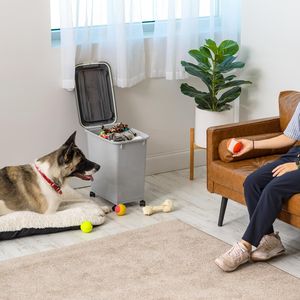 Contenitore Ermetico per Cibo per Cani con Ruote, Paletta da 2 Tazze, Capacità 30 Libbre, Contenitore per Alimenti per Animali Domestici con Paletta Integrata, Ciotole e Mangiatoie per Animali - Product Image 4