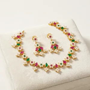 Collier de luxe en zircon et perles d'imitation plaqué or pour femme, idéal pour mariages et fêtes - Vente en gros Bhargavi - Product Image 1