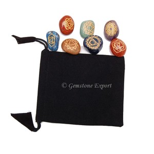 Ensemble de pierres de cristal roulées des sept chakras avec emballage en velours, vente en gros - Product Image 3