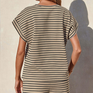 Nuevo Conjunto de Shorts de Dos Piezas de Corte Holgado a la Moda, Camisa Cómoda de Manga Corta con Shorts con Cintura Elástica Suave y Bolsillos para Uso Diario - Product Image 2