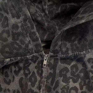 Sudadera con capucha para hombre con cremallera, personalizada, con estampado de leopardo y guepardo, de corte extragrande y holgado, con lavado vintage, estilo streetwear, de tejido grueso, de fabricante - Product Image 2