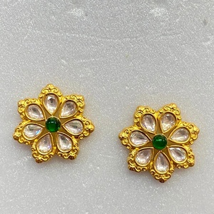Pendientes de Flor Kundan Polki Chapados en Oro de 22K, Joyería Tradicional India para Novias, Regalo para Mujeres - Product Image 2