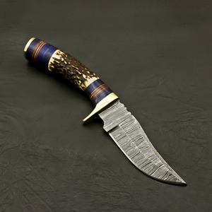 Couteau de poche artisanal en acier Damas de qualité industrielle, manche en corne de cerf, étui en cuir, lame à pointe clip, pour usage extérieur et camping 8 - Product Image 6