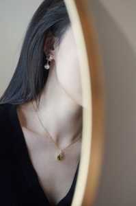 จี้เพอริดอทดีไซน์วงรี  หินประจำเดือนสิงหาคม  เงินแท้ 925 ชุบทอง 14K ของขวัญวันครบรอบสำหรับเธอ - Product Image 2