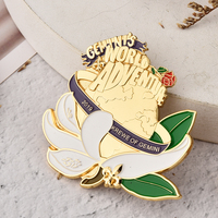 Épingles en émail personnalisées avec logo, artisanat métallique en alliage de zinc, épingles de revers pour vêtements, épingles en émail dur en forme de fleur pour cadeaux souvenirs