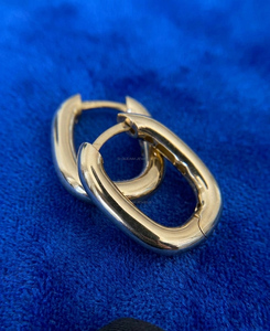 Pendientes de Aro Ovalados Semigruesos de Oro de 14K, Aros Minimalistas Gruesos y Alargados, Pendientes Geométricos Medianos en Forma de U, Aros para Uso Diario - Product Image 4