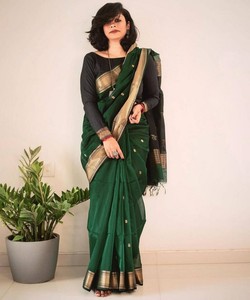 Green Silk Saree With Golden Border Traditional Indian Wedding Wear For Women <b>Floor</b>-Length Regular Fit - Product Image 3