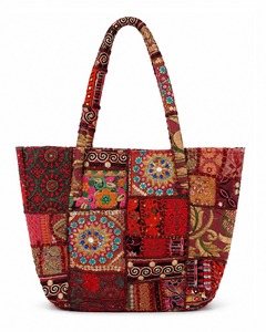 กระเป๋าถือมาคราเม่คุณภาพสูงสำหรับผู้หญิง ผลิตด้วยงานฝีมือทำมือ เหมาะสำหรับแฟชั่นบูติกและคอลเลกชันของขวัญ - Product Image 3