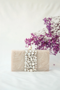Bolso de mano de resina de diseño, hecho a mano con epoxi y acrílico, para novias, cócteles y eventos. - Product Image 2