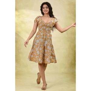 Vestido Midi Floral Color Mostaza para Mujer, Cintura Fruncida, Diseño Evase, Ecológico, Lavable, Ideal para Fiestas - Product Image 2