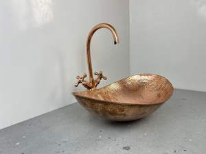 อ่างล้างจานทองแดงตีลายแบบราชวงศ์ อ่างล้างจานทองแดงแท้สไตล์ฟาร์มเฮาส์ อ่างล้างหน้าทองแดงทำมือแบบอิมพีเรียล - Product Image 2