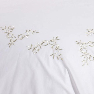 Quang Thanh Embroidery Custom Wholesale Beige Flowers Duvet Cover Sets 250TC Cotton Bedding Sets Machine-washable Home Wedding - Product Image 2
