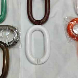 โซ่เรซิ่นขนาดใหญ่สองสีพร้อมลวดลายศิลปะพื้นบ้าน โดดเด่นด้วยความหลากหลายของสีสันสำหรับตกแต่งบ้าน - Product Image 2